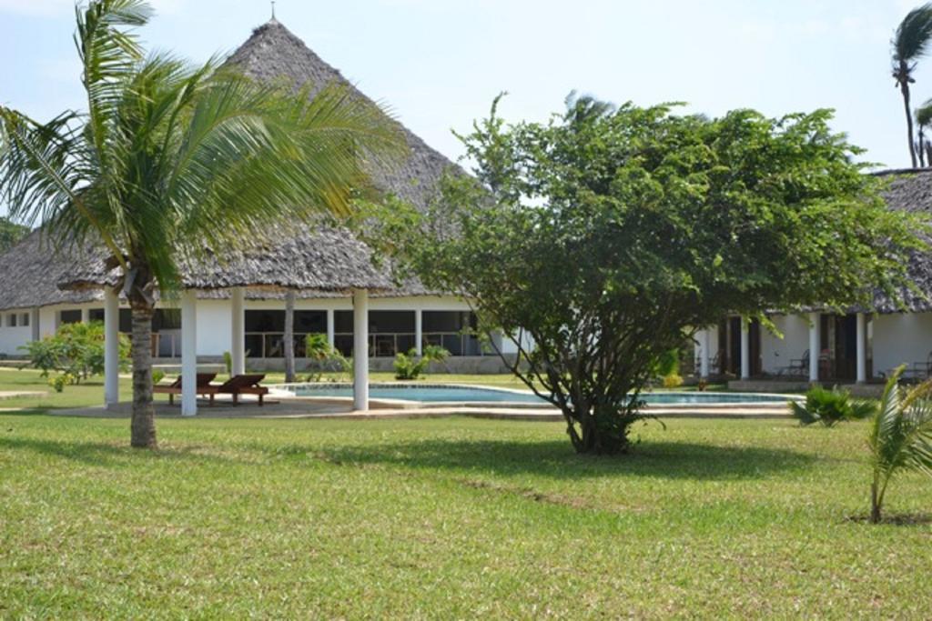 דיאני ביץ' Diani Bay Resort מראה חיצוני תמונה